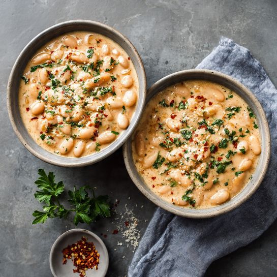 Creamy Garlic White Beans Recipe - Recipe Image